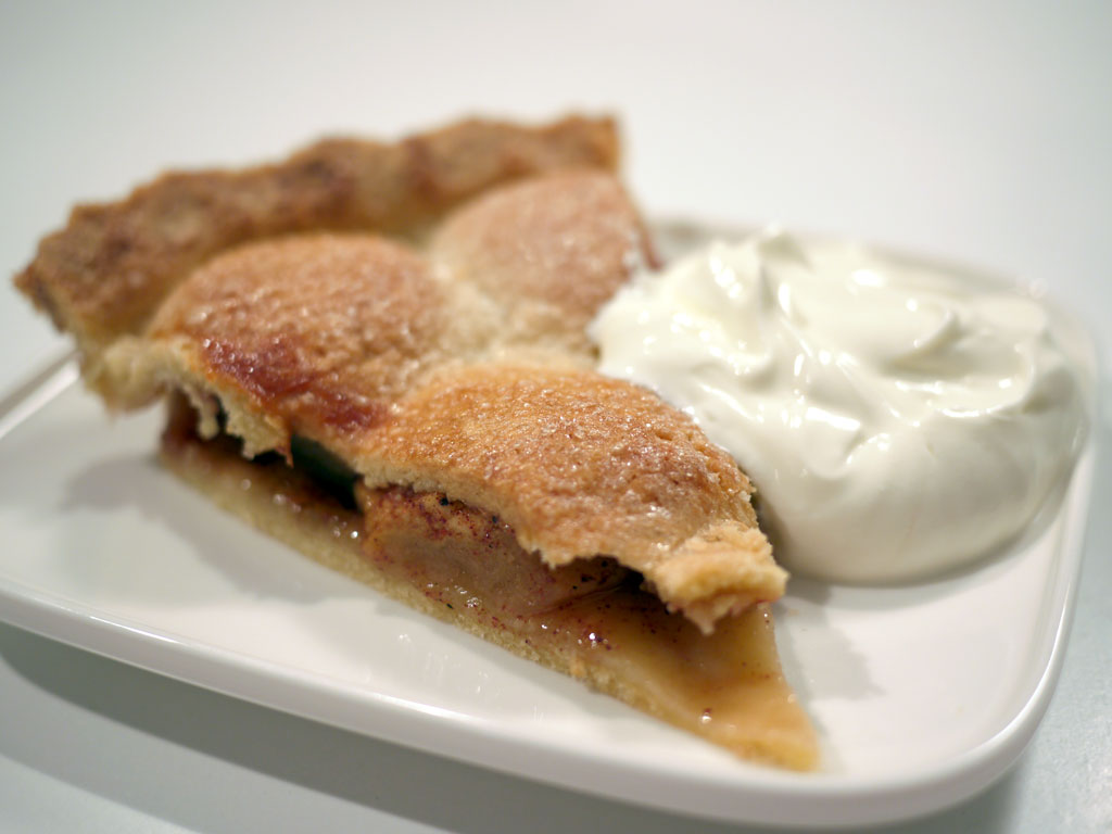 1 slice of apple pie with sour cream - thank you!