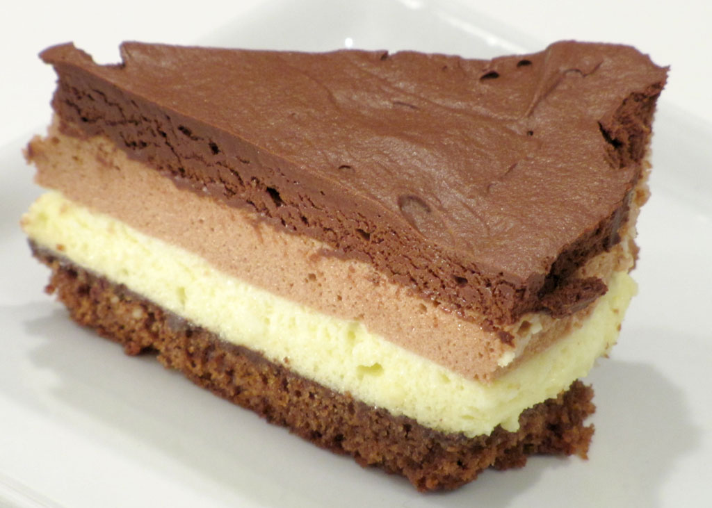 An entire piece to "Trois chocolat". A rare sight for long in my house.