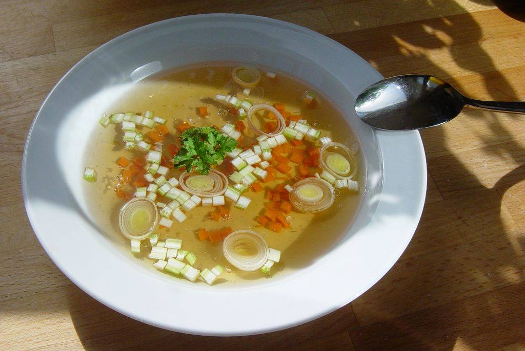 A light stock used for soup.
