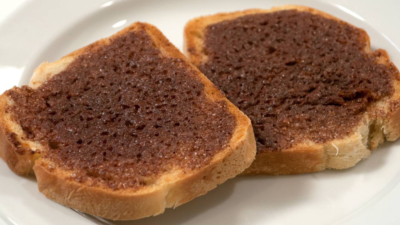 2 pieces of cinnamon sugar toast.